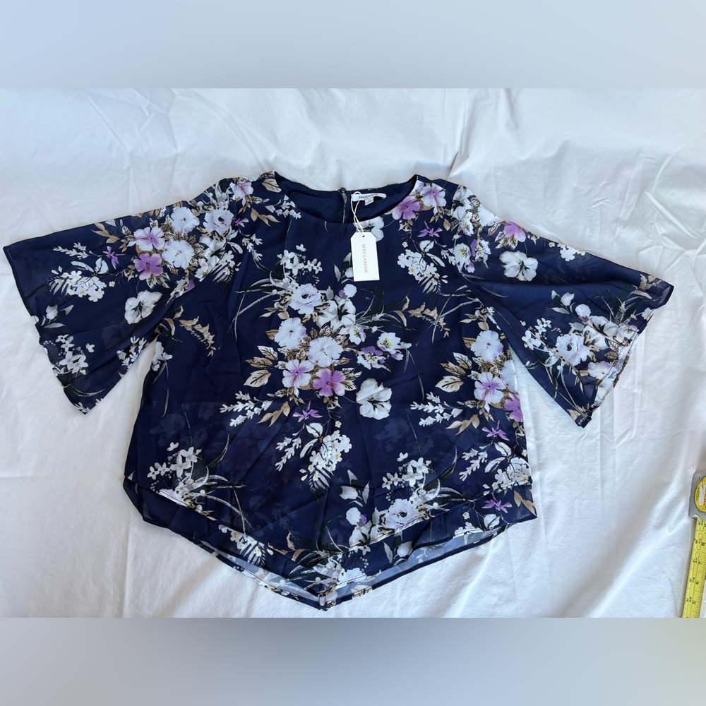 Women’s Floral Navy Blue Chiffon Top Blouse Size Medium - Picture 2 of 9